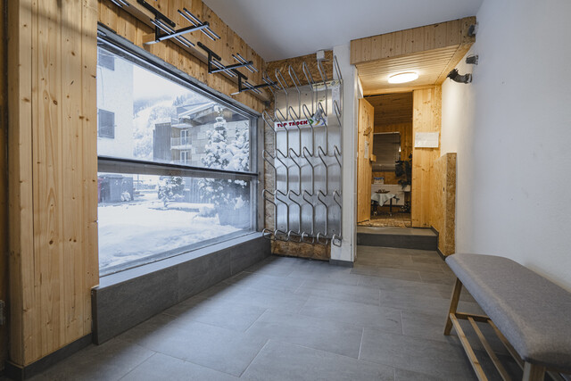 Ferienhaus mit 4 separaten Apartments in Klösterle am Alrberg