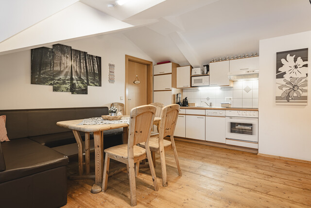 Ferienhaus mit 4 separaten Apartments in Klösterle am Alrberg