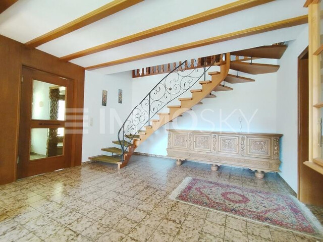 Großzügiges Haus in ruhiger Sackgasse  Wohnen im Grünen