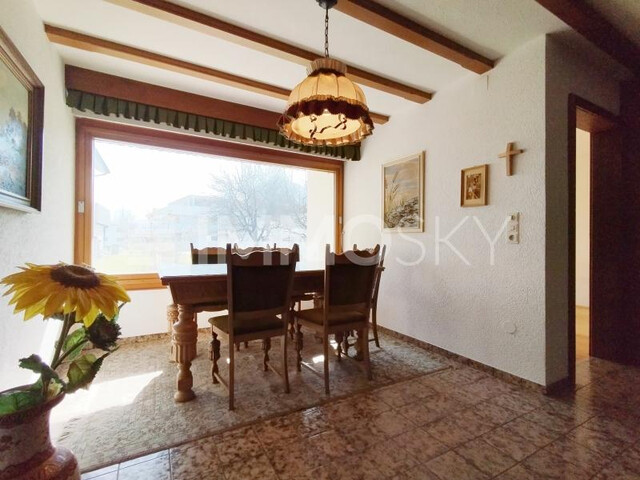 Großzügiges Haus in ruhiger Sackgasse  Wohnen im Grünen