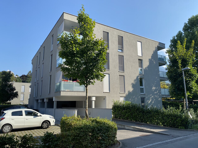 Äußerst gepflegte 3 Zimmer Wohnung mit stilvollem Flair/Balkon & 1 TG-Stellplatz