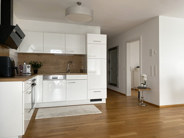 Äußerst gepflegte 3 Zimmer Wohnung mit stilvollem Flair/Balkon & 1 TG-Stellplatz
