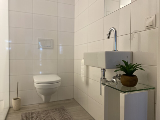 Äußerst gepflegte 3 Zimmer Wohnung mit stilvollem Flair/Balkon & 1 TG-Stellplatz