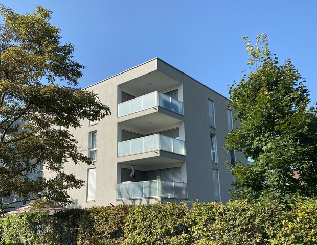 Äußerst gepflegte 3 Zimmer Wohnung mit stilvollem Flair/Balkon & 1 TG-Stellplatz