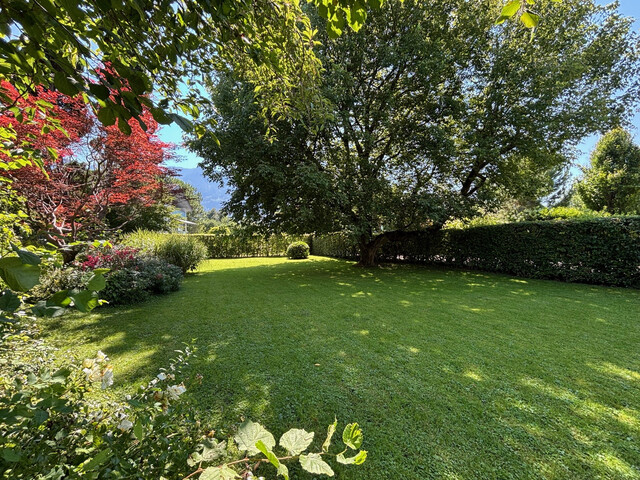 Ruhig gelegenes Einfamilienhaus mit großem sonnigen Grundstück in Hohenems