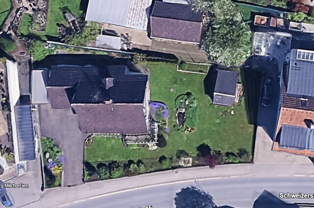 Älteres Haus mit großem, sehr schönem Grundstück in Dornbirn / Hatlerdorf