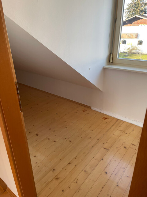 2 Stöckige Dachwohnung mit großer Terrasse in Altbau - Charmante Mietwohnung in Top-Lage!