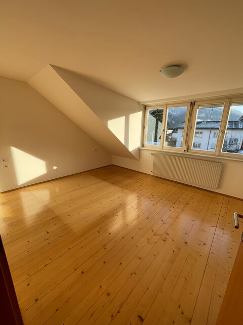 2 Stöckige Dachwohnung mit großer Terrasse in Altbau - Charmante Mietwohnung in Top-Lage!