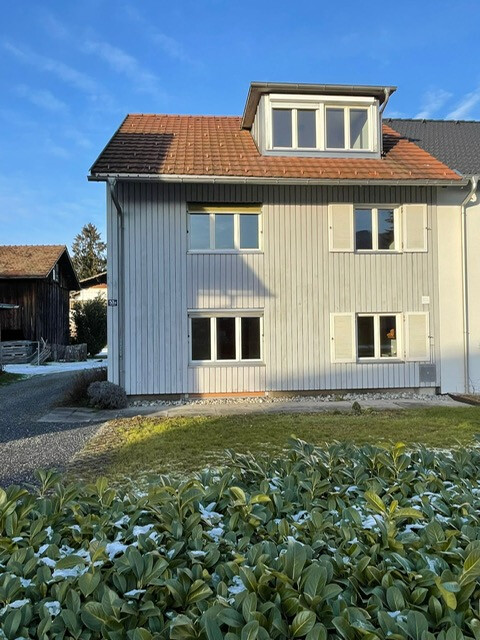 2 Stöckige Dachwohnung mit großer Terrasse in Altbau - Charmante Mietwohnung in Top-Lage!