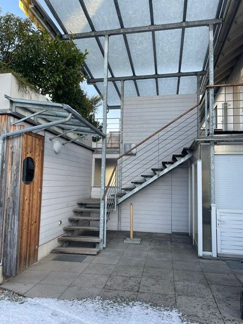 2 Stöckige Dachwohnung mit großer Terrasse in Altbau - Charmante Mietwohnung in Top-Lage!