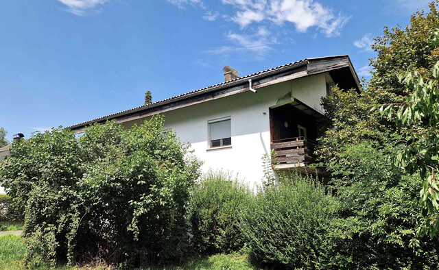 Zweifamilienhaus mit Renovierungsbedarf zu verkaufen