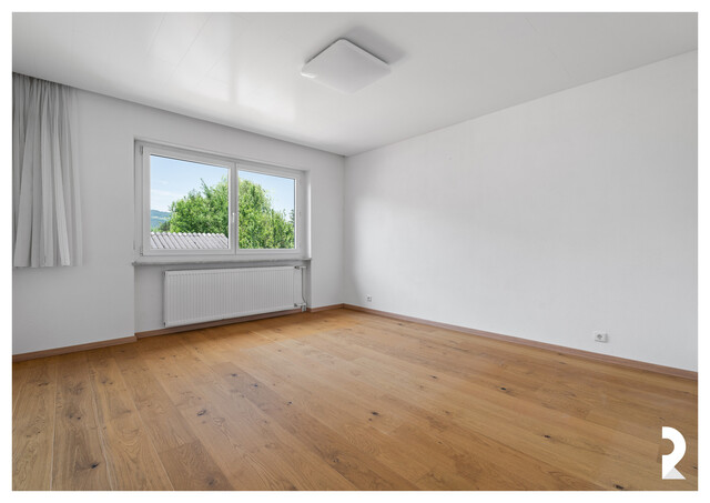 EINFAMILIENHAUS MIT GROSSZÜGIGEM GRUNDSTÜCK IN RUHIGER LAGE