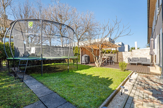 Traumhaus in Hard – Reiheneckhaus mit Terrasse, Garten & Stellplätzen