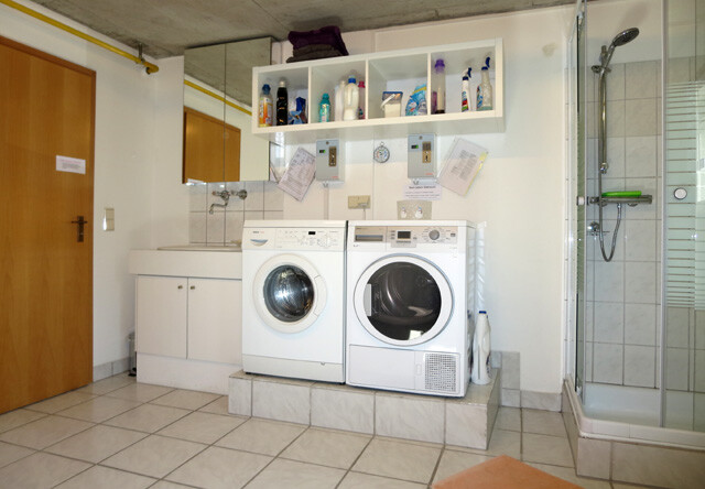 3 Zimmer mit grosser Wohn- Essküche möbliert und mit Garten  für ein paar Wochen oder Monate