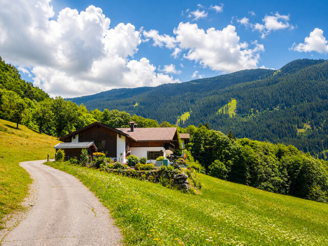 Ländliche idylle mit Privatsphäre und imposantem Panorama am Fuße des Arlberg