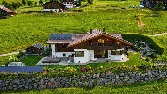 Ländliche idylle mit Privatsphäre und imposantem Panorama am Fuße des Arlberg