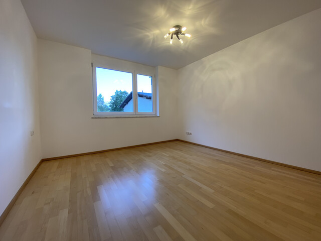 "ohne Provision" geräumige, grenznahe 2 Zimmer Wohnung mit großer Terrasse