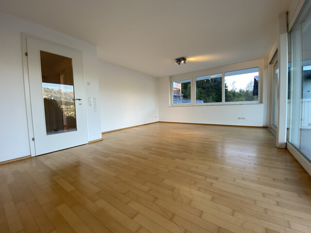 "ohne Provision" geräumige, grenznahe 2 Zimmer Wohnung mit großer Terrasse