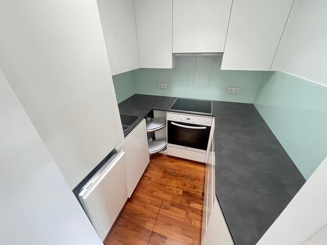 56m2, 2-Zimmer-Wohlfühlwohnung, provisionsfrei, renoviert für Single oder Paar, Balkonblick zur Karrenseilbahn...