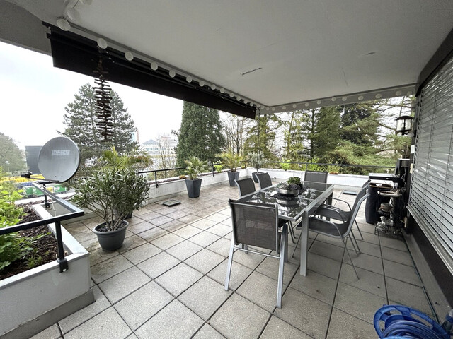Großzügige 4-Zimmer-Wohnung mit großer Terrasse mitten in der Stadt