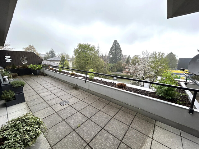 Großzügige 4-Zimmer-Wohnung mit großer Terrasse mitten in der Stadt