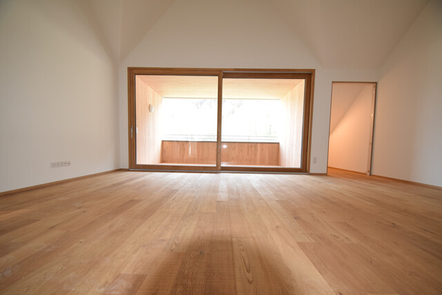 Hochwertige 2-Zimmer Dachgeschosswohnung zu vermieten!