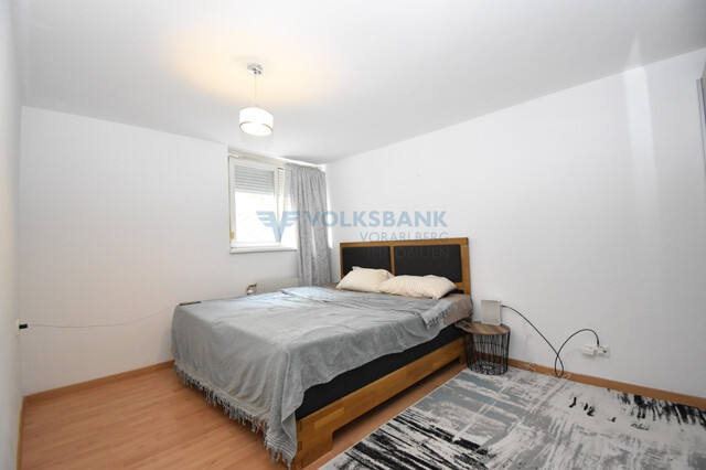 Zweigeschossige Wohnung mit Privatgarten!