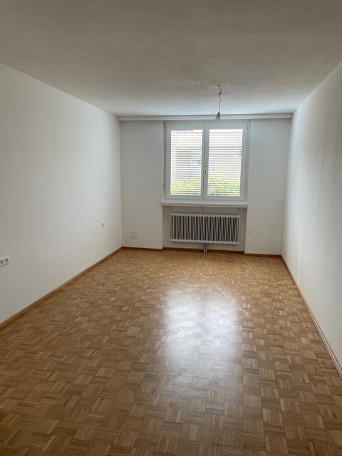 Lichtdurchflutete 2-Zimmer-Wohnung mit Balkon & Dachterrasse in zentraler Lage