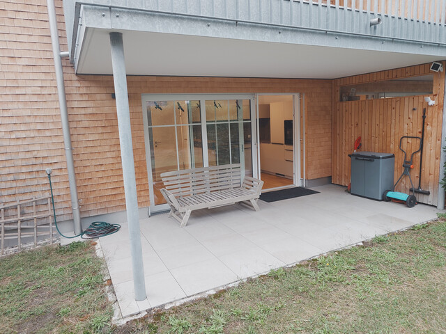 Hochwertige 3- Zimmer Gartenwohnung  mit 2 TG- Plätzen als Erstbezug zu vermieten