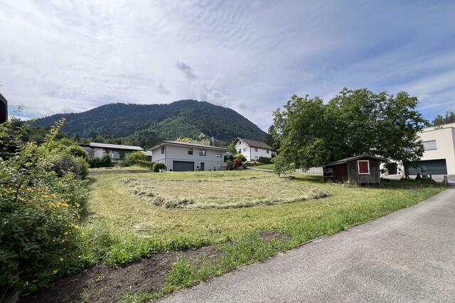 Baugrundstück in Top Lage von Frastanz: Sonnig gelegen und in zwei Parzellen teilbar