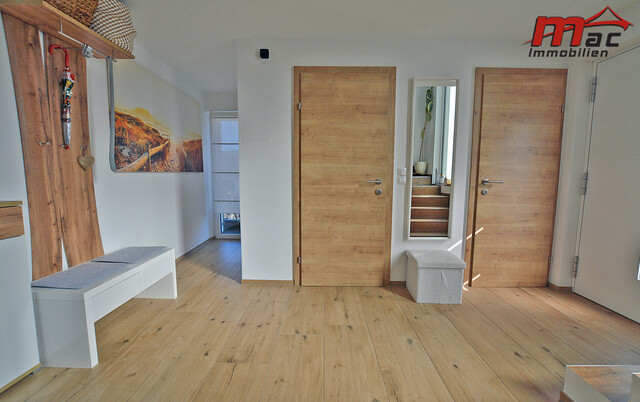 Liebevoll & hochwertig generalsaniertes Wohnhaus in sonniger Ruhelage