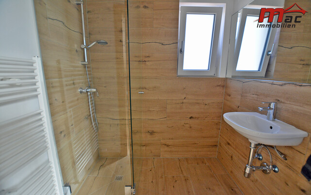 Liebevoll & hochwertig generalsaniertes Wohnhaus in sonniger Ruhelage