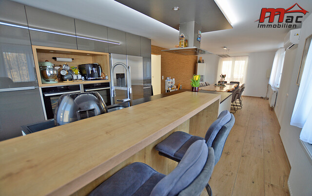 Liebevoll & hochwertig generalsaniertes Wohnhaus in sonniger Ruhelage