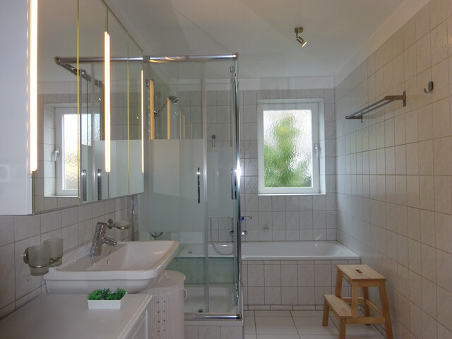 3 Zimmer mit grosser Wohn- Essküche möbliert und mit Garten  für ein paar Wochen oder Monate