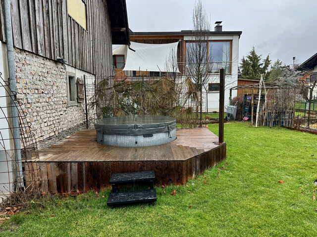 Großzügiges Wohnhaus mit großer Tenne mitten in Gisingen