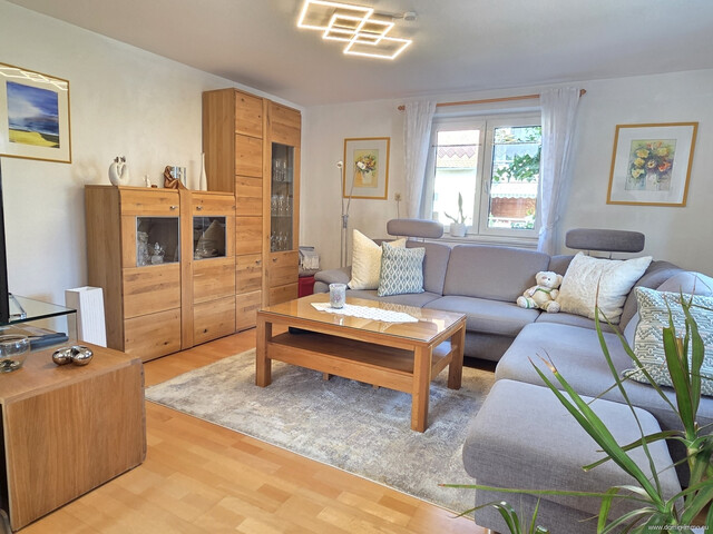 Charmantes Einfamilienhaus mit großzügigem Garten, Garage und verglaster Terrasse in Altach
