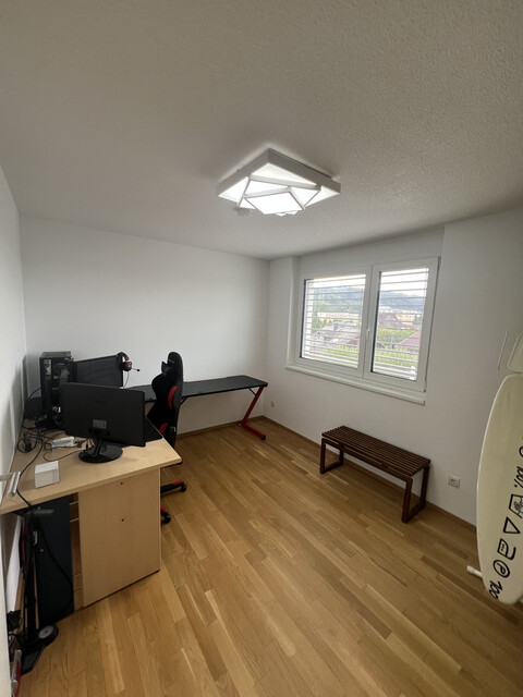 Schöne, helle, möblierte 4 Zimmer-Wohnung 