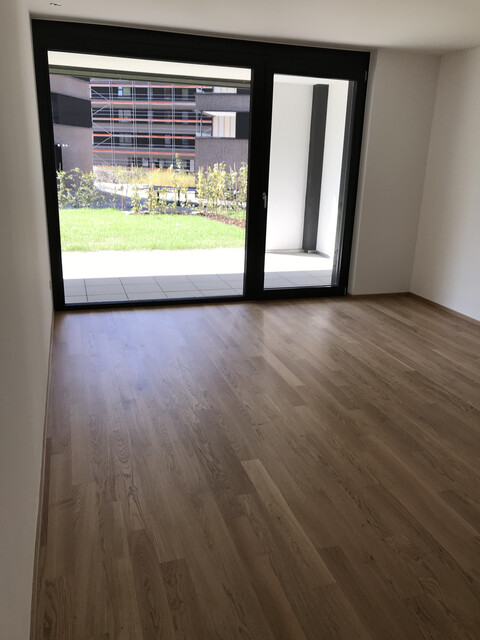 PRIVAT - Moderne 2-Zimmer-Gartenwohnung nahe Bodensee mit Tiefgaragenplatz