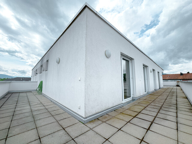 Schöne Penthousewohnung mit großer Terrasse und übernehmbarer Wohnbauförderung in Lustenau
