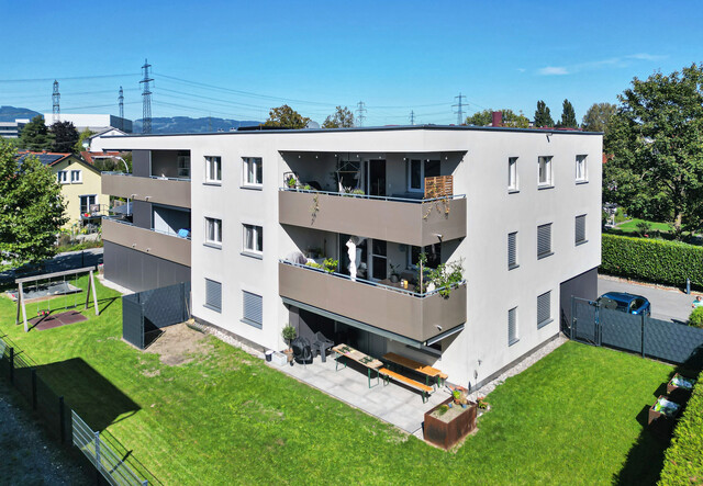 Attraktive 4-Zimmer-Dachgeschosswohnung in Kleinwohnanlage