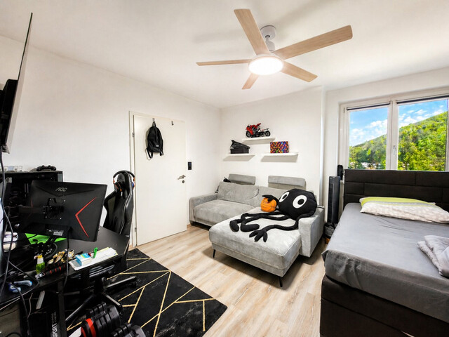 Liebevoll sanierte 4-Zimmer-Wohnung mit Wohnwintergarten und herrlichen Weitblick