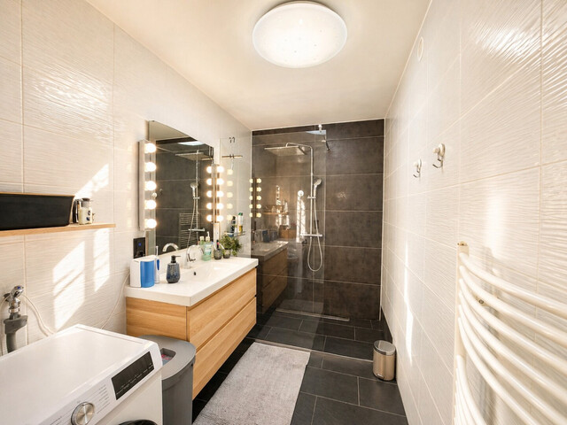 Liebevoll sanierte 4-Zimmer-Wohnung mit Wohnwintergarten und herrlichen Weitblick