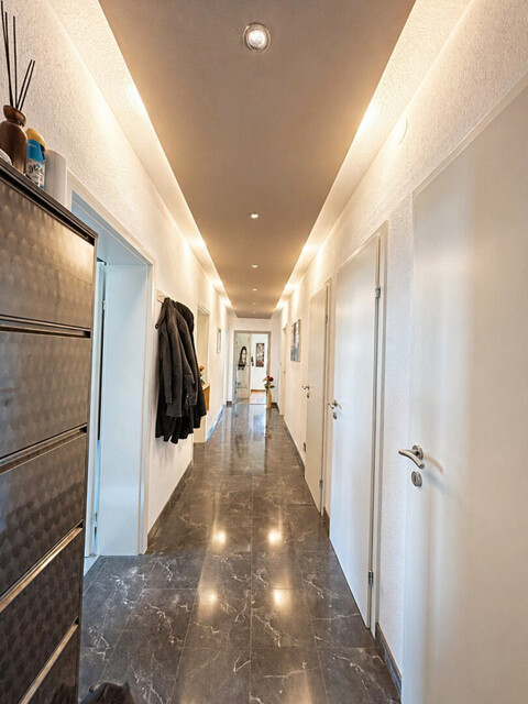 Liebevoll sanierte 4-Zimmer-Wohnung mit Wohnwintergarten und herrlichen Weitblick