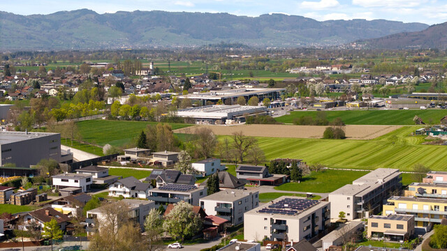 Schöne 3-Zimmer-Wohnung in Feldkirch mit Terrasse, Bergblick & 2 Stellplätzen