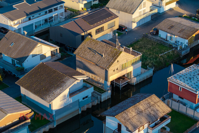 Direkt am Wasser: Exklusives Bootshaus mit Luxuskomfort