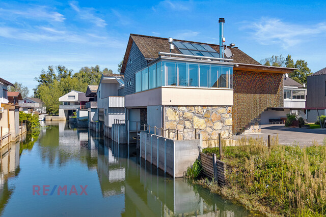 Direkt am Wasser: Exklusives Bootshaus mit Luxuskomfort