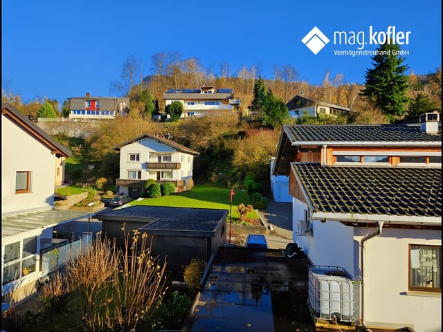 Götzis: Großzügige 3-Zimmer-Dachgeschosswohnung mit großem Balkon inkl. Carport