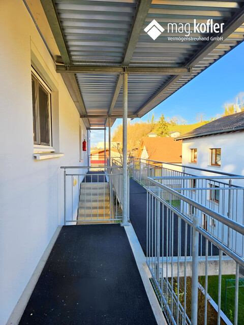 Götzis: Großzügige 3-Zimmer-Dachgeschosswohnung mit großem Balkon inkl. Carport