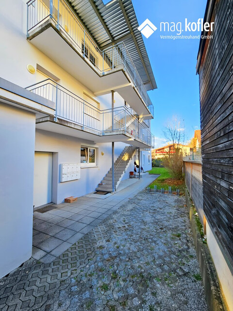 Götzis: Großzügige 3-Zimmer-Dachgeschosswohnung mit großem Balkon inkl. Carport