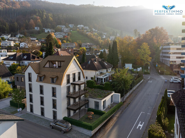 Wohnen wie im eigenen Haus: lichtdurchfluteter, geräumiger Wohntraum mit Dachterrasse